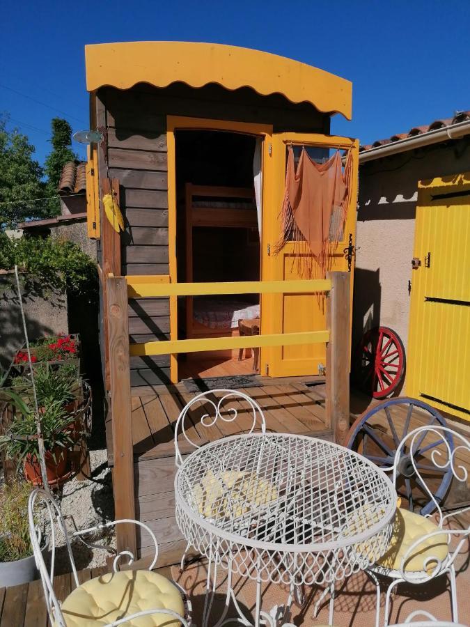 la fée viviane et michel l'enchanteur Robion en Luberon Exterior foto