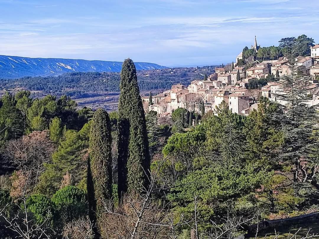 la fée viviane et michel l'enchanteur Robion en Luberon Exterior foto